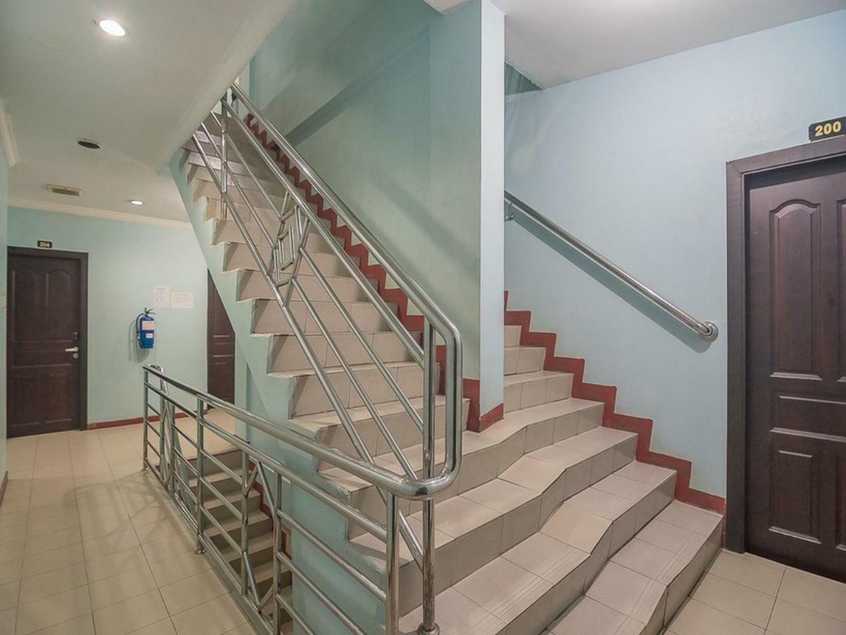 Reddoorz Near Nagoya Citywalk Batam 2 Ngoại thất bức ảnh